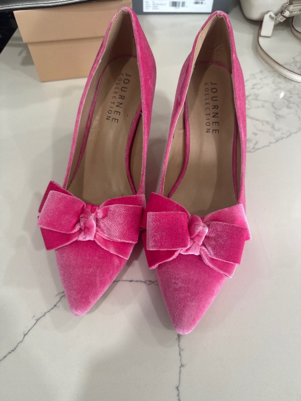 Pink velvet bow journee collection shoe